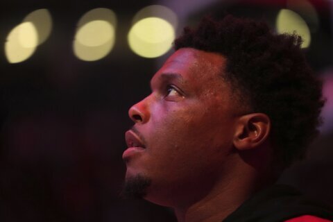 Toronto fans shower Lowry with love in long-awaited return