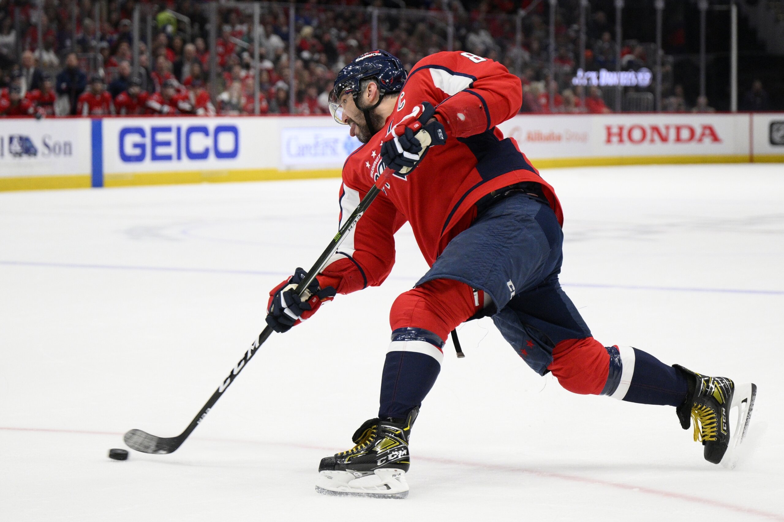 Ovechkin Injured As Capitals Lose To Maple Leafs In Shootout - WTOP News