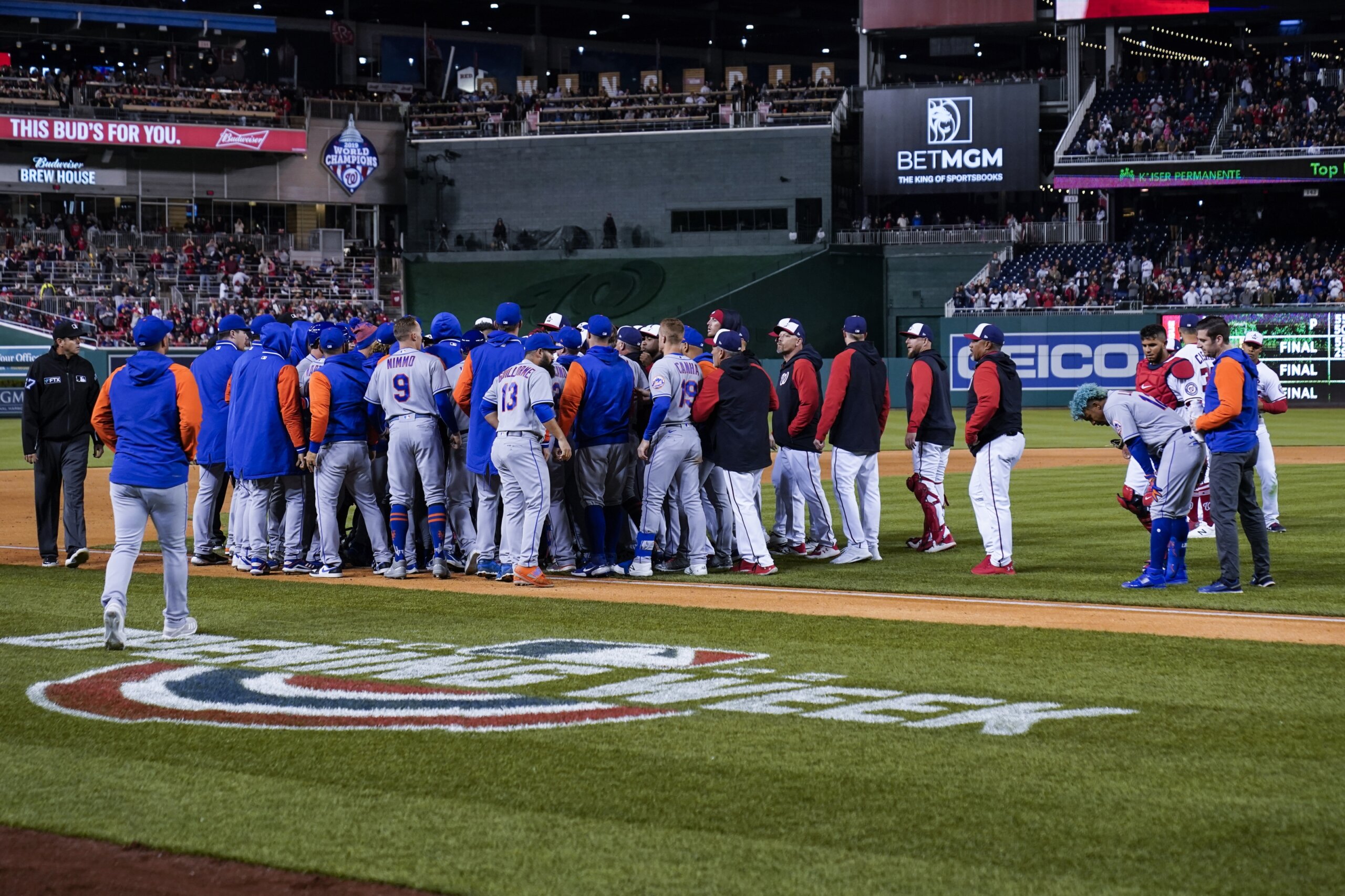 Mets, Pirates' benches clear after Pete Alonso gets hit by pitch