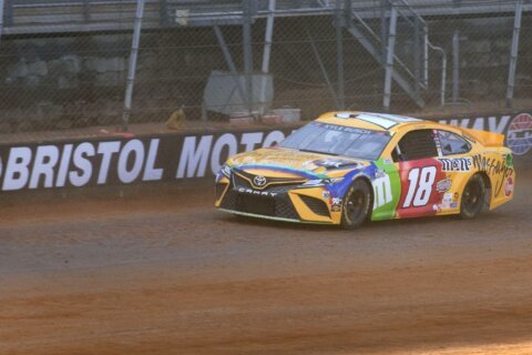 Too dusty: NASCAR working on visibility at dirty Bristol