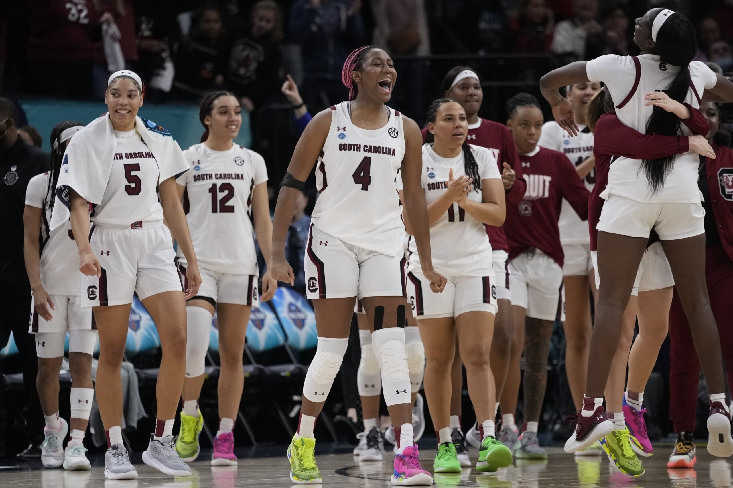 UConn-South Carolina title tilt packs plenty of star power - WTOP News