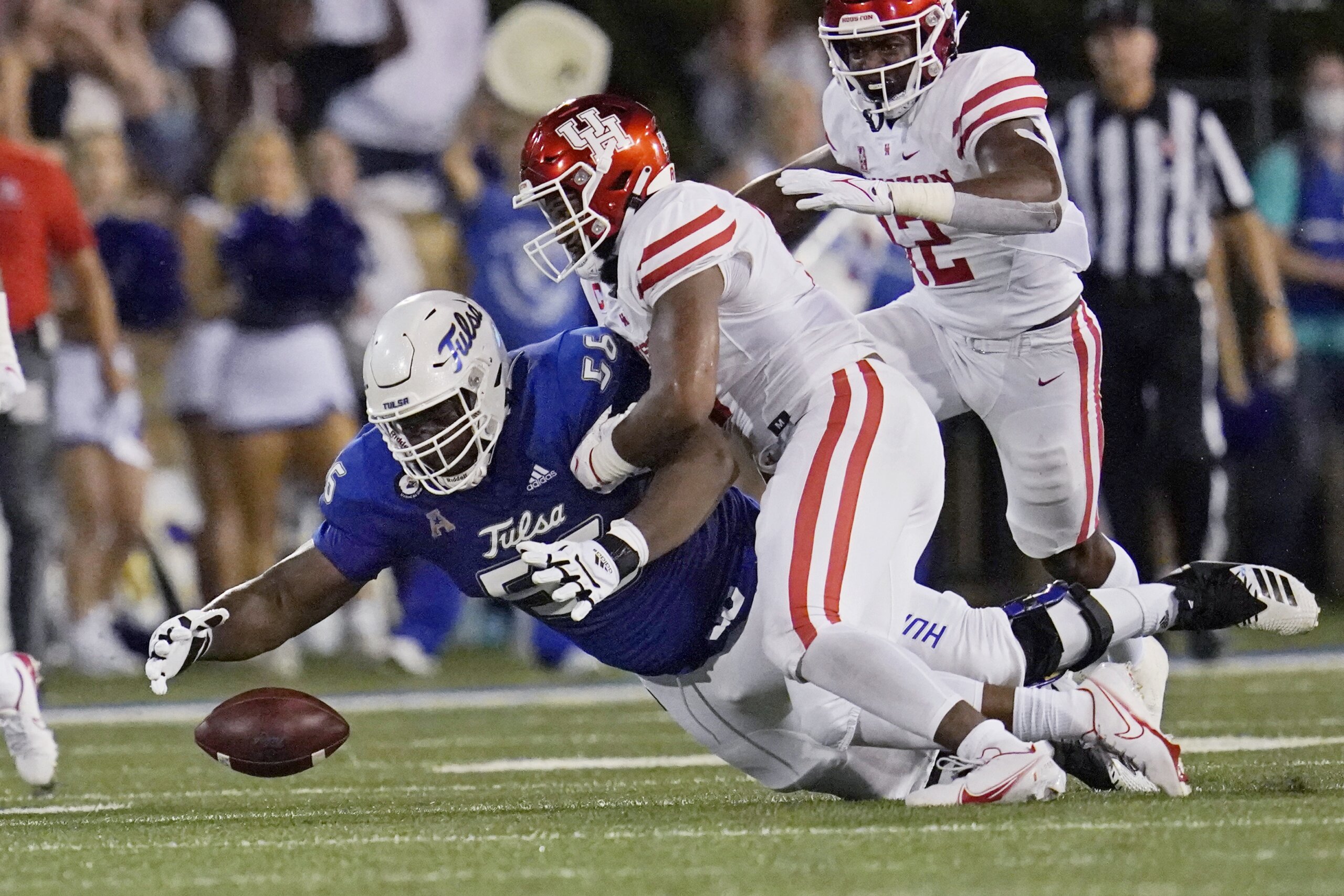 Dallas Cowboys Select OT Tyler Smith From Tulsa With Pick #24 In