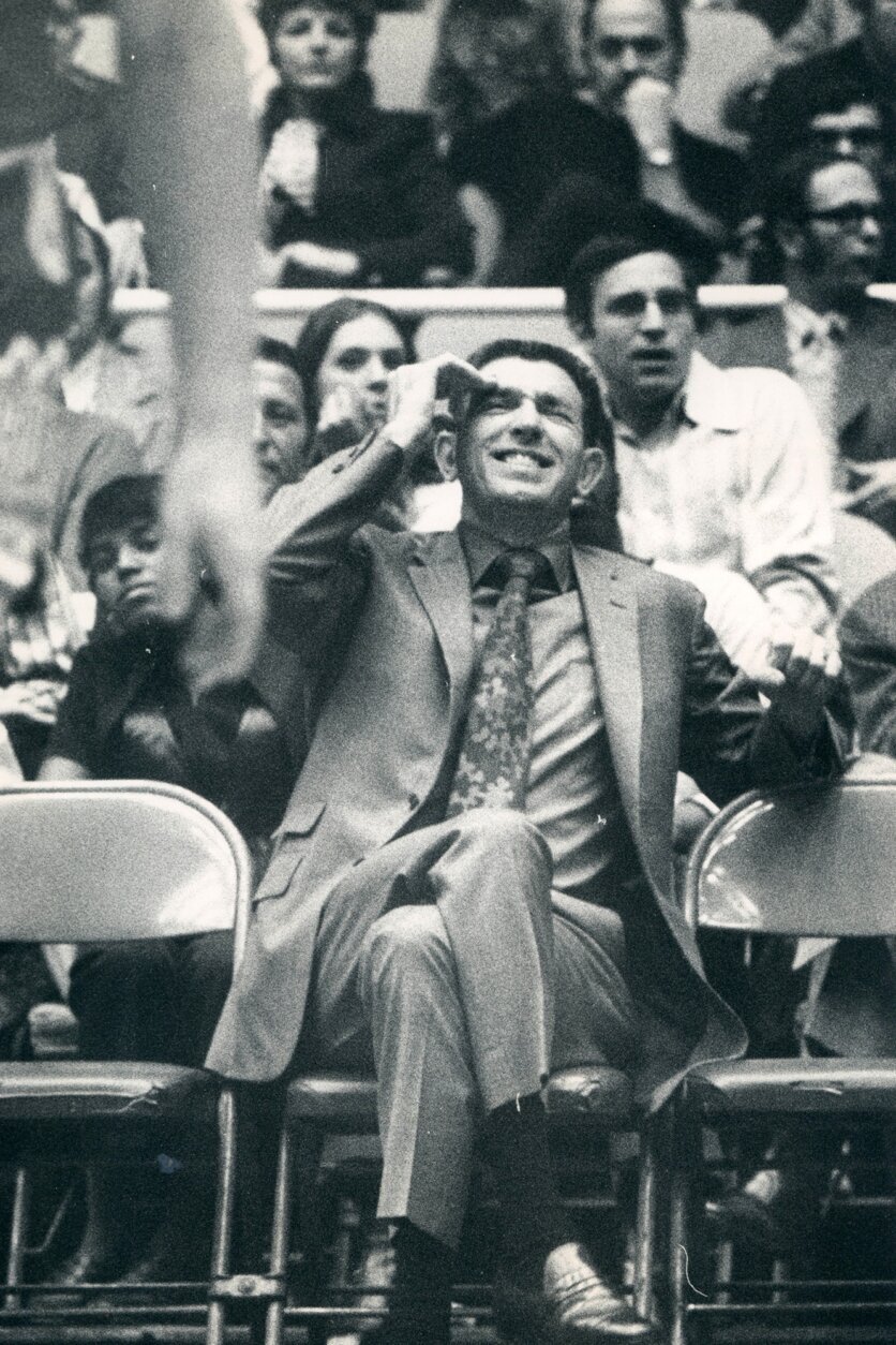 Baltimore Bullets basketball coach Gene Shue is shown in a 1970 photo. Shue, a two-time NBA Coach of the Year who won 784 games with the Bullets, 76ers and Clippers, has died. He was 90. The Wizards and the NBA announced Shue’s death Monday, April 4, 2021. (Carl D. Harris/The Baltimore Sun via AP)
