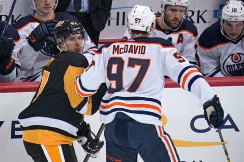 McDavid outshines Crosby as Oilers surge past Penguins 5-1