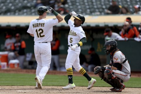 Murphy HR, 3 RBIs as A’s beat O’s; Mancini, Hyde ejected