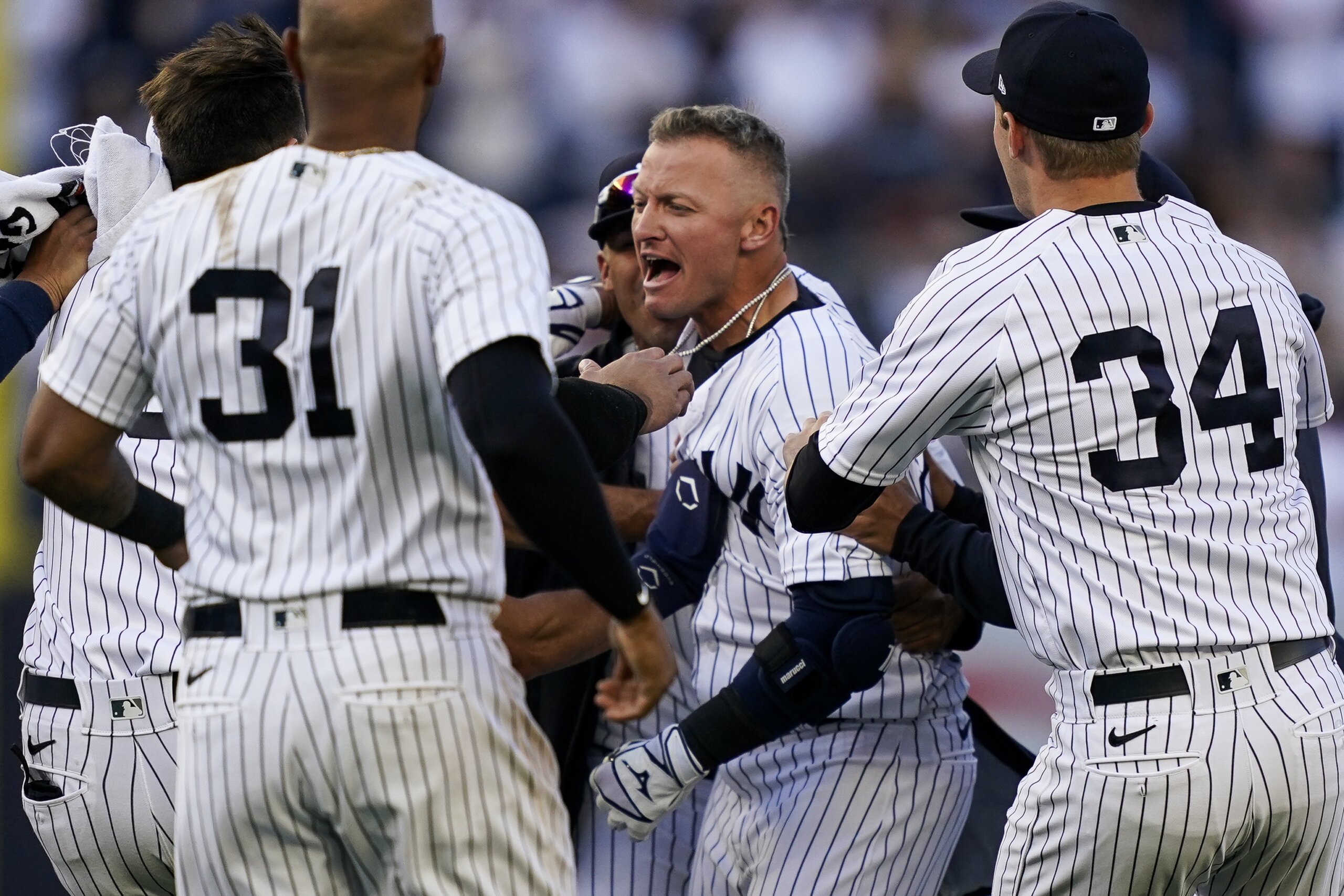 Donaldson lifts Yankees to opening win over Red Sox in 11th - WTOP News