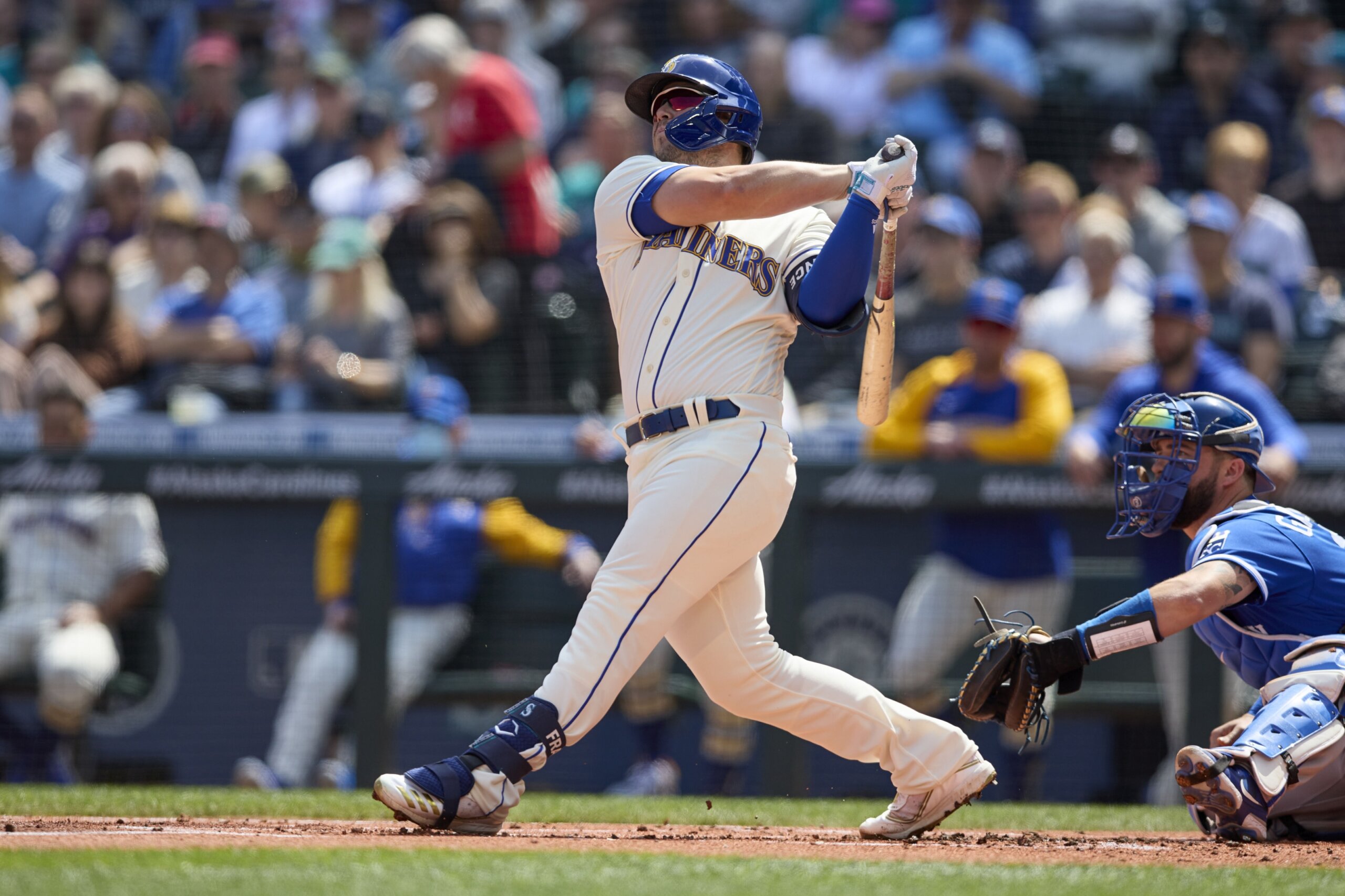 Winker's single wins it in 12th, Mariners beat Royals 5-4 - KAKE