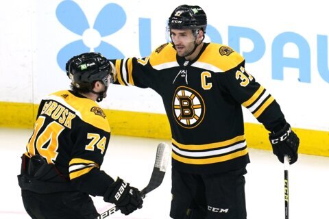 Bergeron hat trick leads Bruins to 5-0 win over Sabres