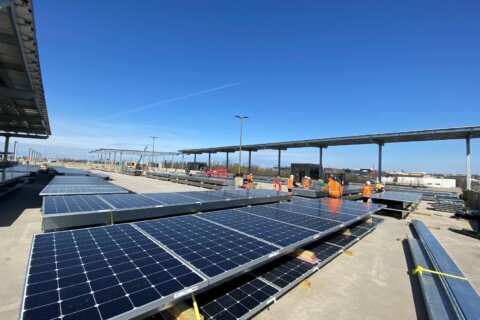 Metro installs first solar canopy at Anacostia station