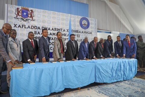 Somalia swears in lawmakers as UN warns of famine