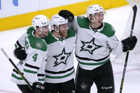 Stars beat Sharks 5-4, move into wild-card spot