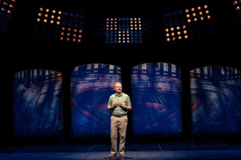 Jesse Tyler Ferguson pivots to baseball in a Broadway play