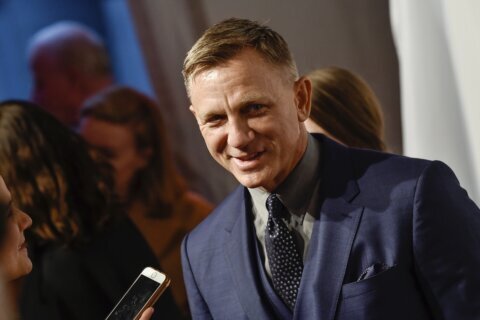 COVID-19 temporarily stops Daniel Craig's return to Broadway