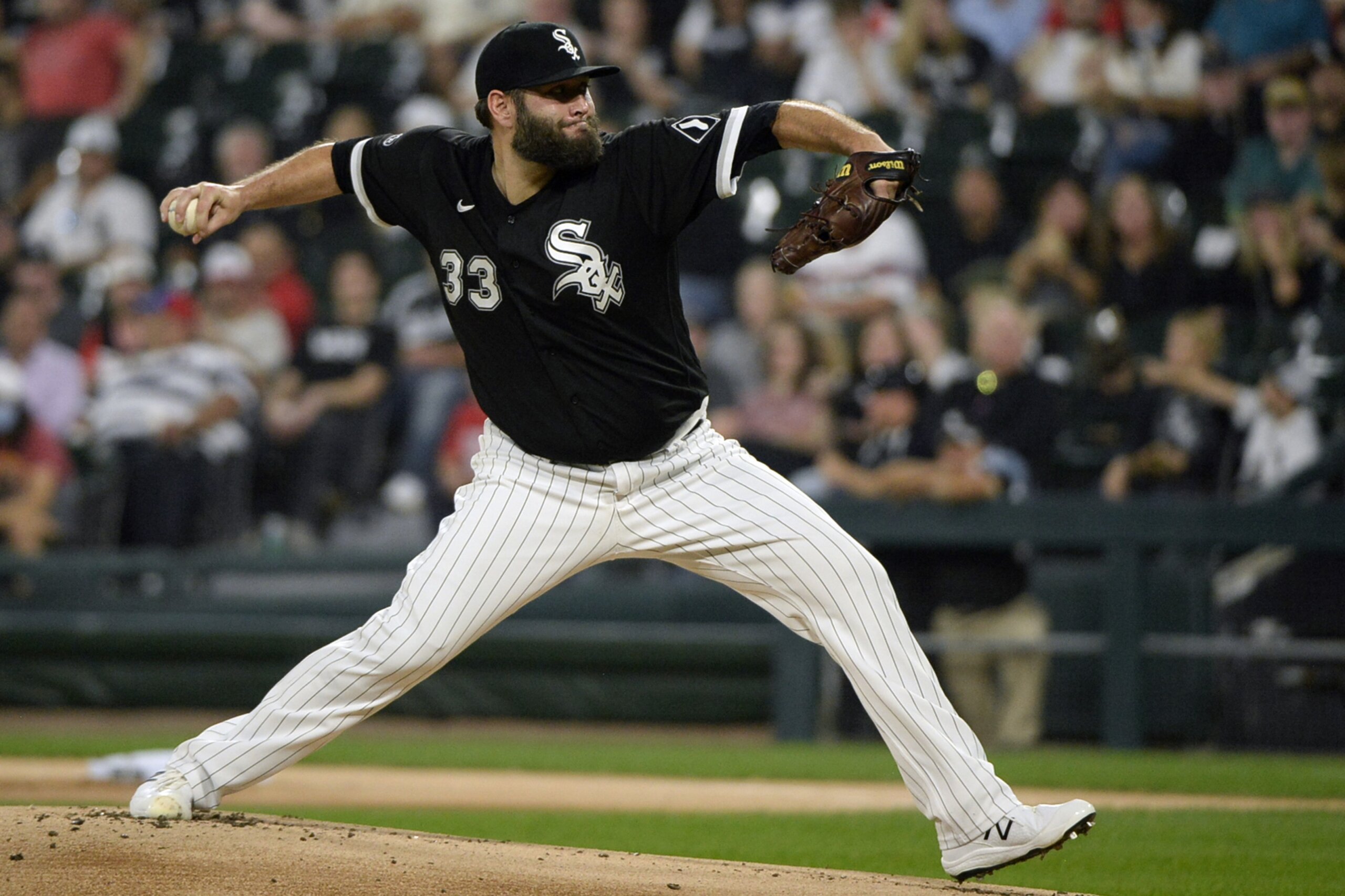 White Sox add experienced Lance Lynn to starting rotation, deal