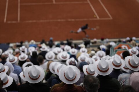 COVID seems thing of the past at full-capacity French Open