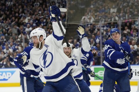 Hedman, Lightning beat Maple Leafs 5-3 to even series