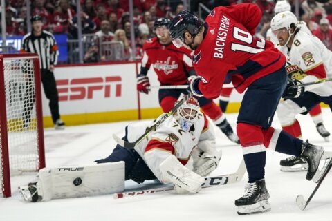 NHL playoffs full of lopsided scores, lacking comebacks