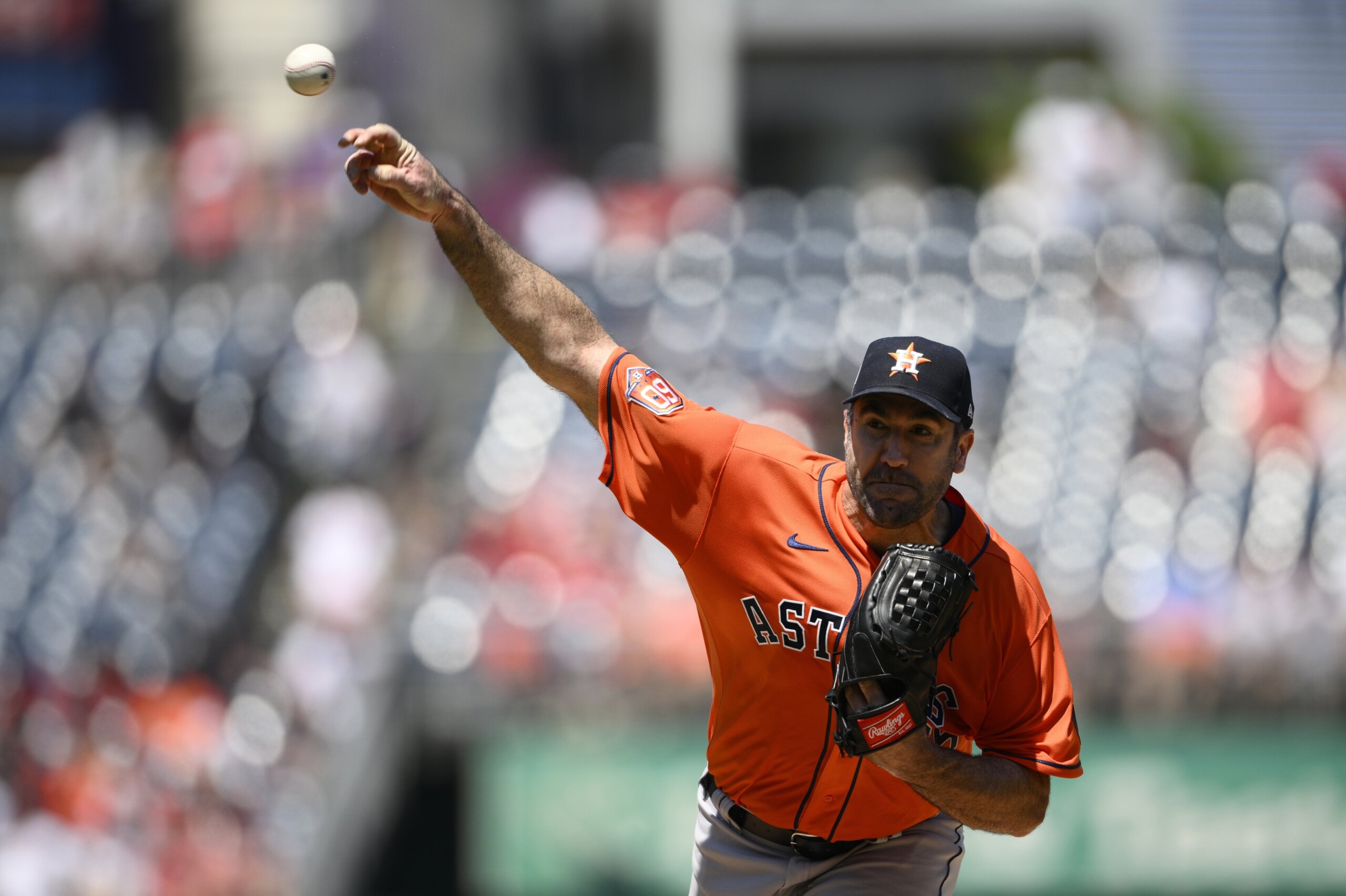 Astros pitcher Justin Verlander placed on 15-day IL