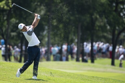 Lee holds off Spieth, wins again at low-scoring Byron Nelson