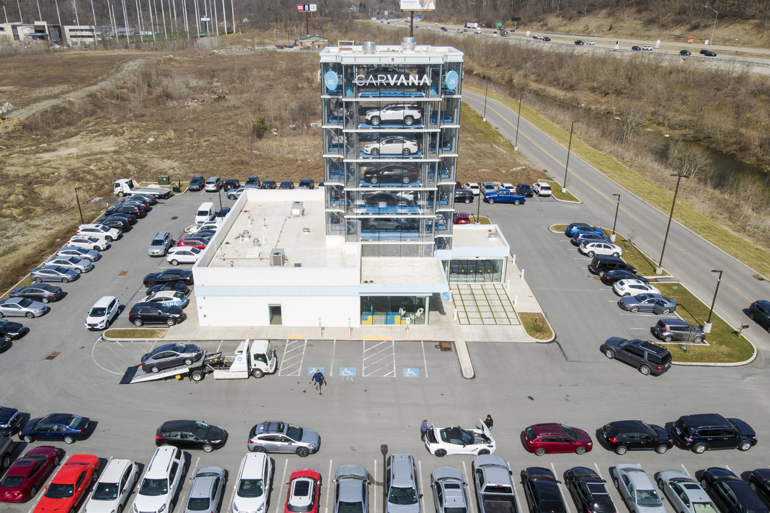 Carvana cuts 2,500 jobs, execs to forego pay for severance WTOP News
