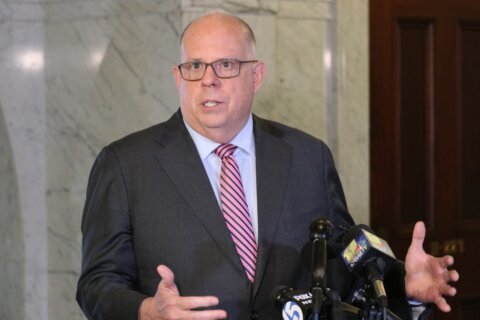 Gov. Hogan urges voters to ‘stand against the extremes’
