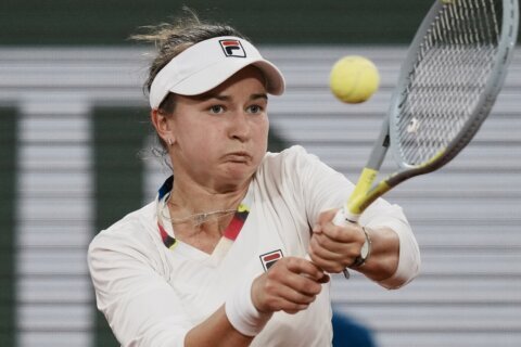 2021 French Open champ Krejcikova says she has COVID-19