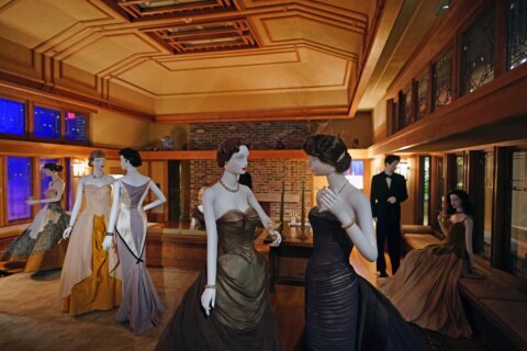 Met gala exhibit examines American fashion, frame by frame