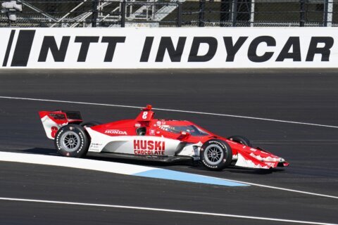 Herta makes all right moves to win wet, wild IndyCar GP