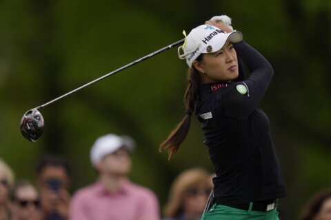 Minjee Lee hangs on, wins LPGA Founders Cup over Thompson