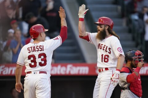 Angels and Nationals meet with series tied 1-1