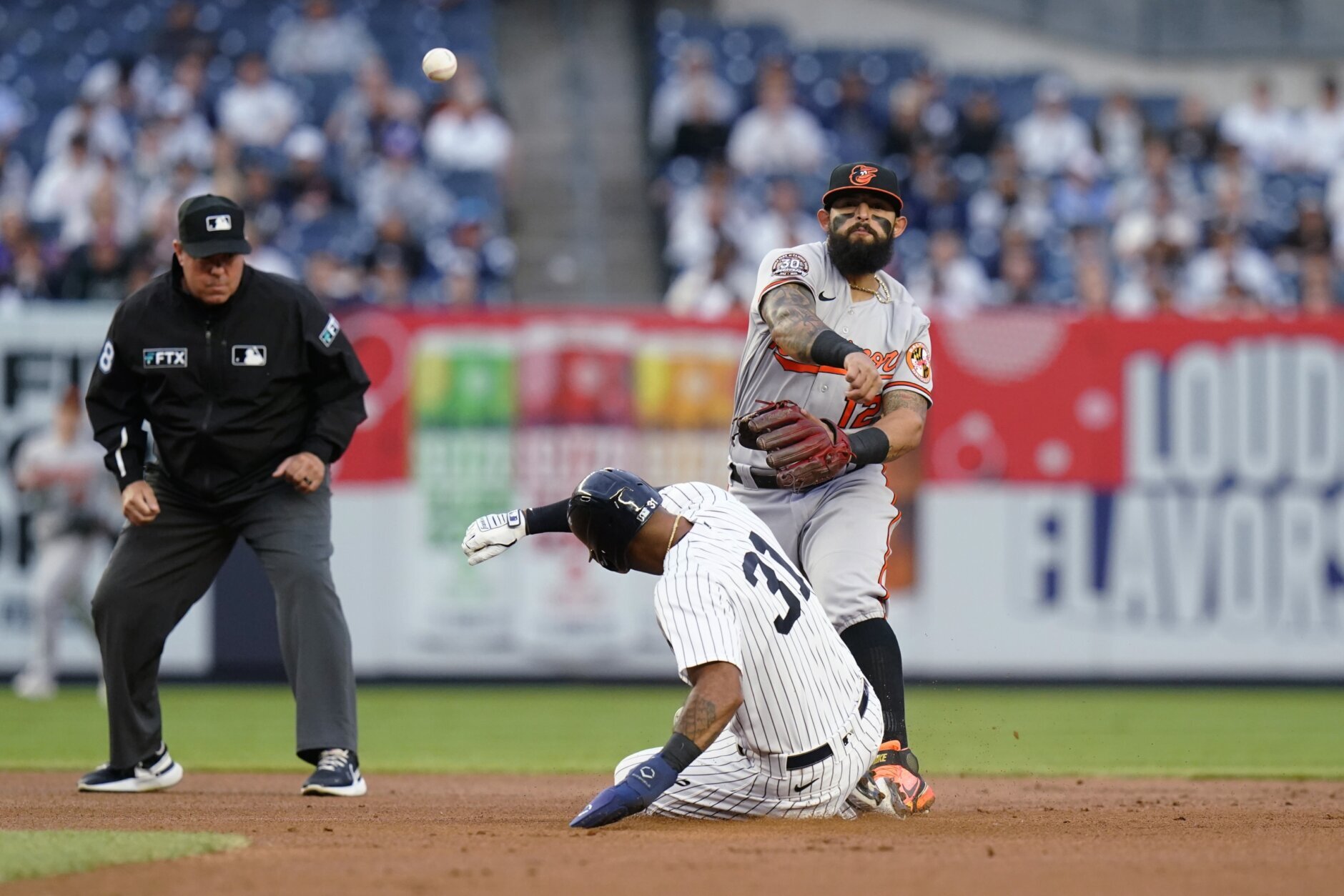 Yankees-Orioles: Jose Trevino's walk-off hit dedicated to his dad - Sports  Illustrated