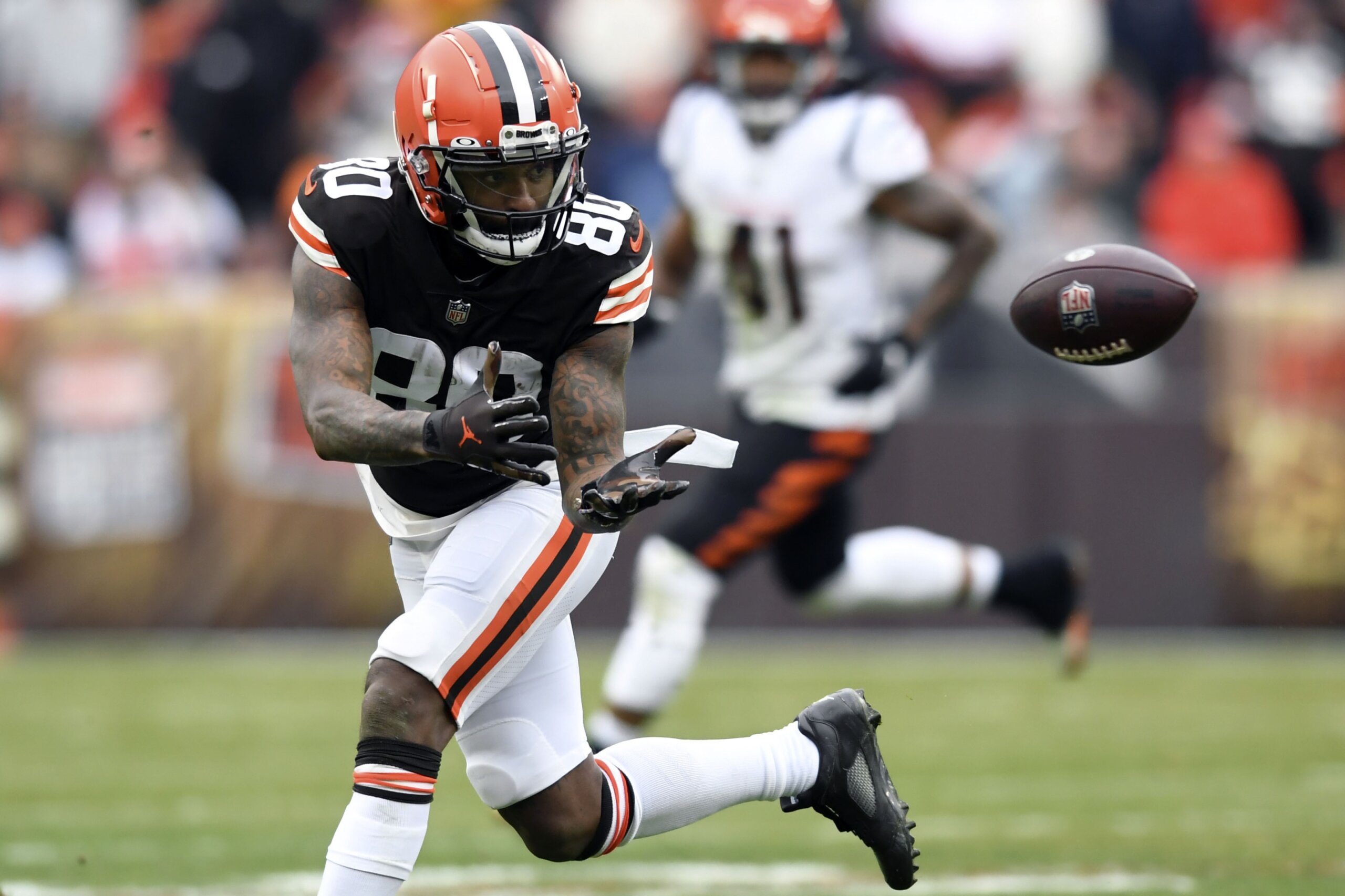 Free agent wide receiver Jarvis Landry joining Saints - WTOP News