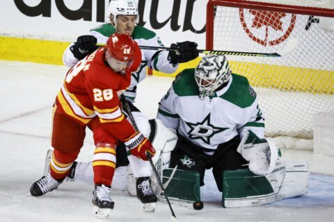 Lindholm, Markstrom lead Flames over Stars 1-0 in Game 1
