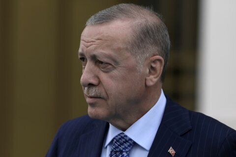 In meeting with US, Turkey gives mixed signals on wider NATO