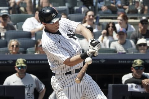 Yankees’ LeMahieu scratched with wrist issue, Chapman to IL