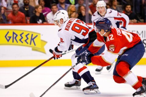 Capitals rally to take Game 1 with third-period comeback to beat Panthers 4-2