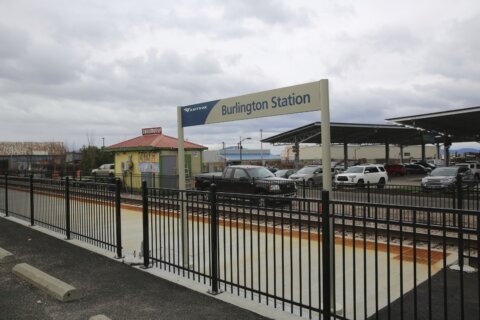 It’s official: Amtrak to begin Burlington runs on July 29