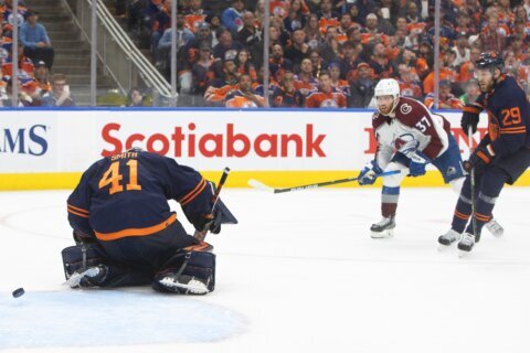 Avalanche beat Oilers 4-2 to take 3-0 series lead