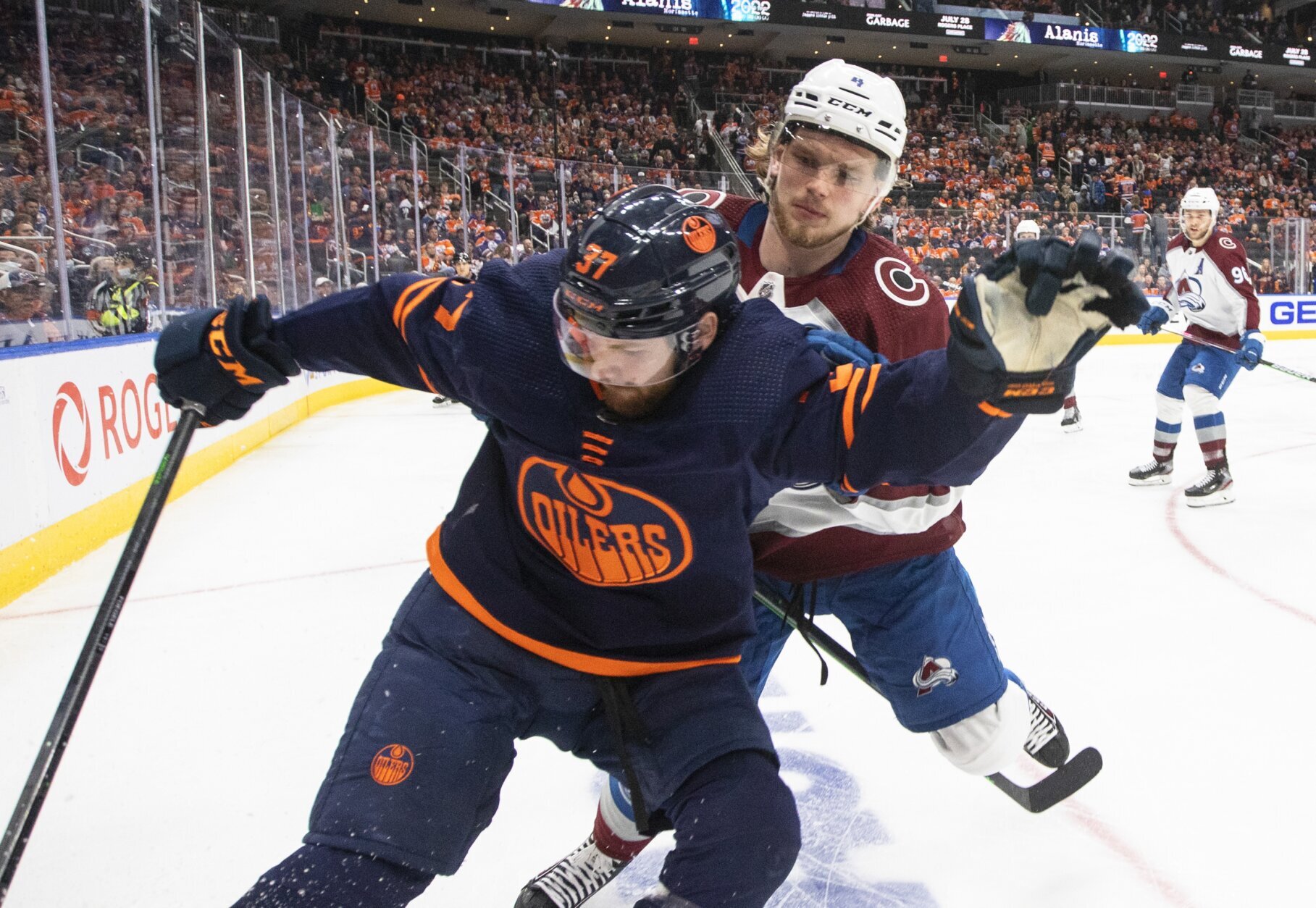 Colorado Avalanche Sweep Edmonton Oilers to Reach Stanley Cup Finals - The  New York Times