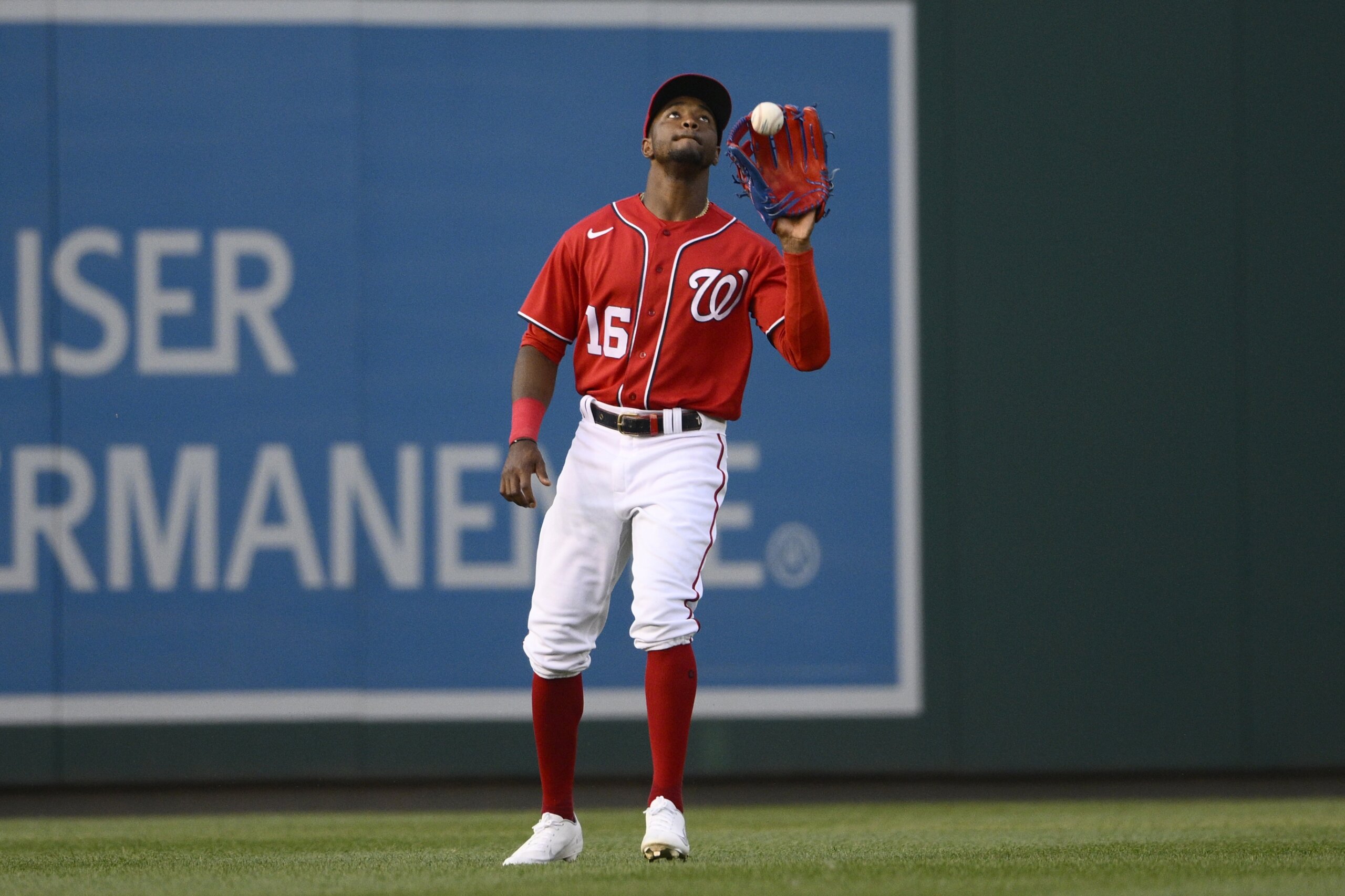 Nationals' Victor Robles tried to become a player he was not. Now, he's  found himself again - The Athletic