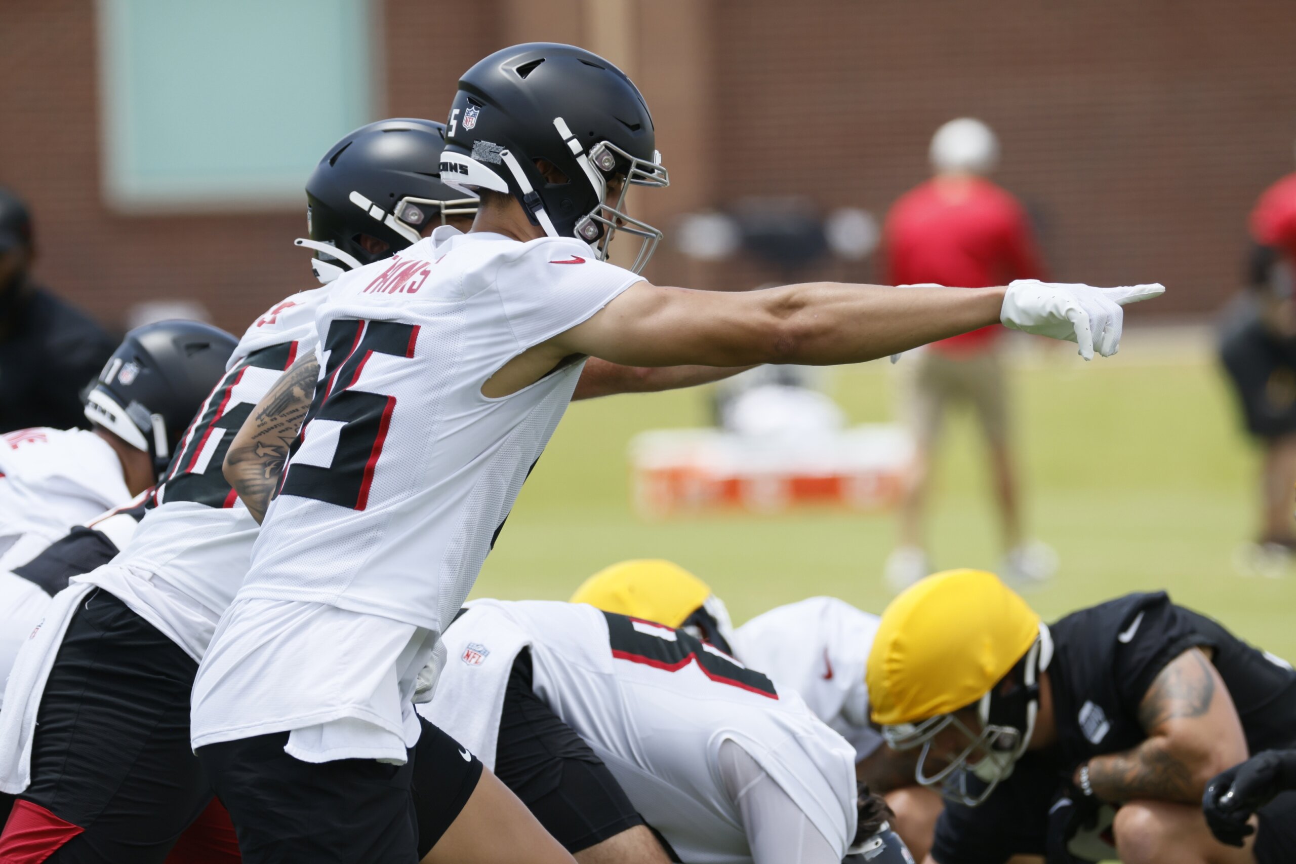 Falcons backup QB Franks trying new hybrid role at tight end WTOP News