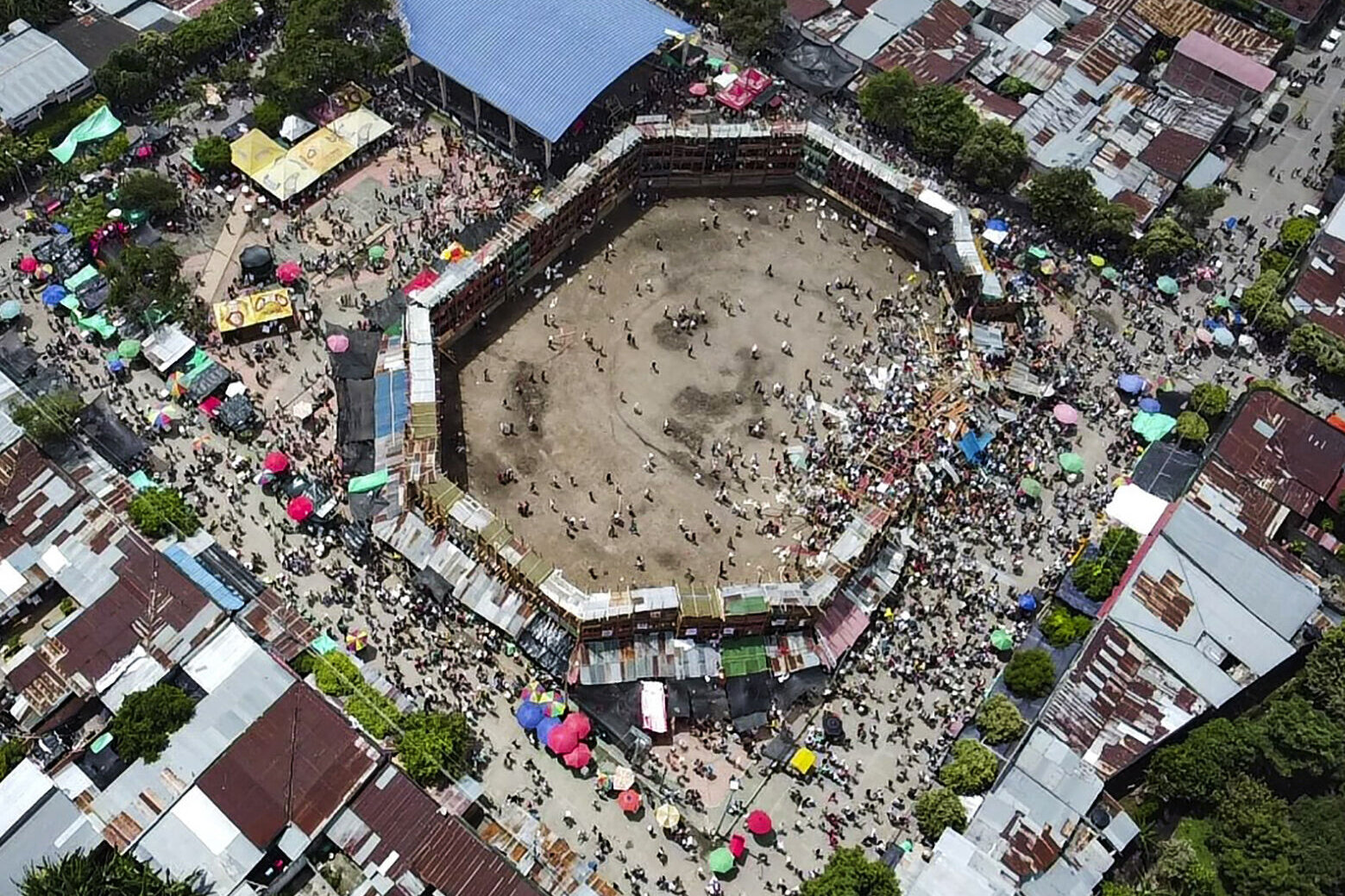 At least 4 dead, hundreds injured after collapse at stadium in Colombia