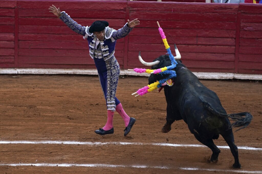 Mexico City ban on bullfighting extended indefintely