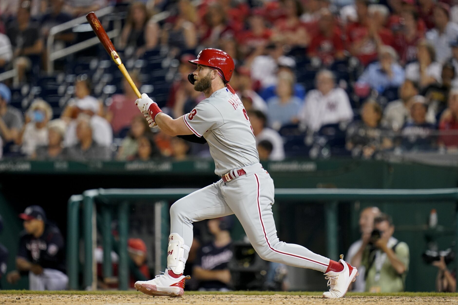Obstruction call helps Phils sweep Nats for 14th win in 16