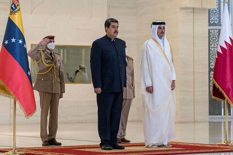 Venezuela’s Maduro meets Qatar’s ruling emir on Mideast trip