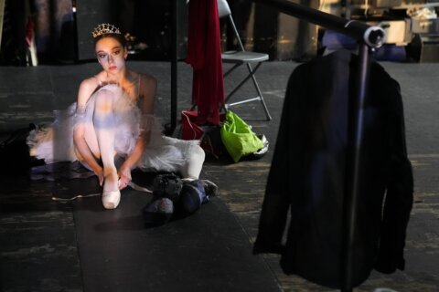 AP PHOTOS: Ballet competitors soar in Moscow at Bolshoi