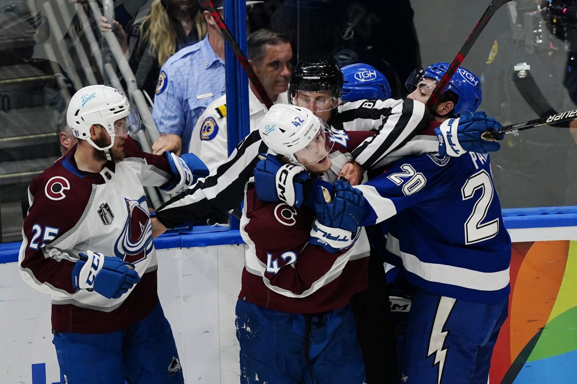 Avalanche dethrone Lightning to win 1st Stanley Cup in 21 years