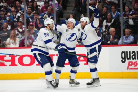 Lightning win Game 5, deny Avs chance to take Stanley Cup