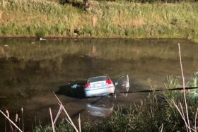 Man dies after crashing car into Frederick County pond