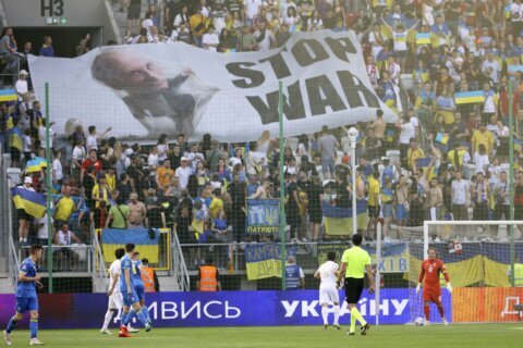 FIFA extends Ukrainian club contract rules for next season